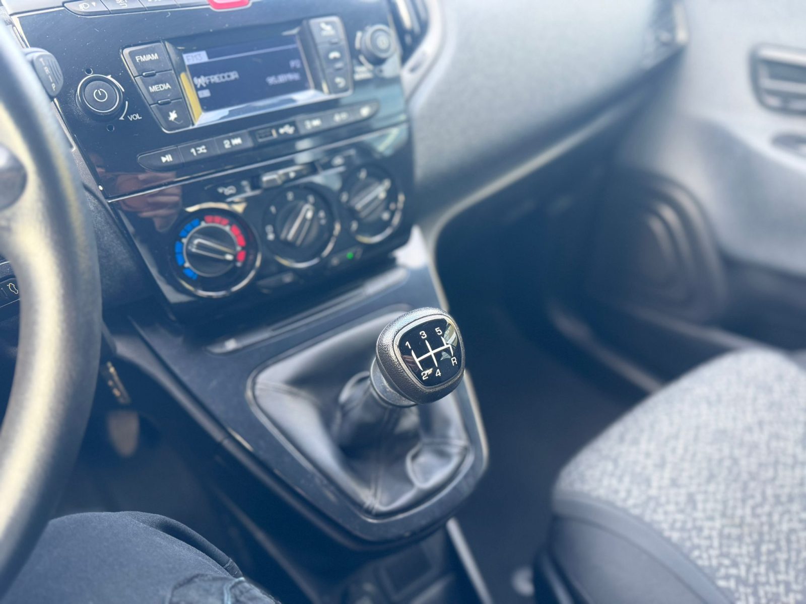 Lancia Ypsilon 1.2 69 CV 5 porte Platinum