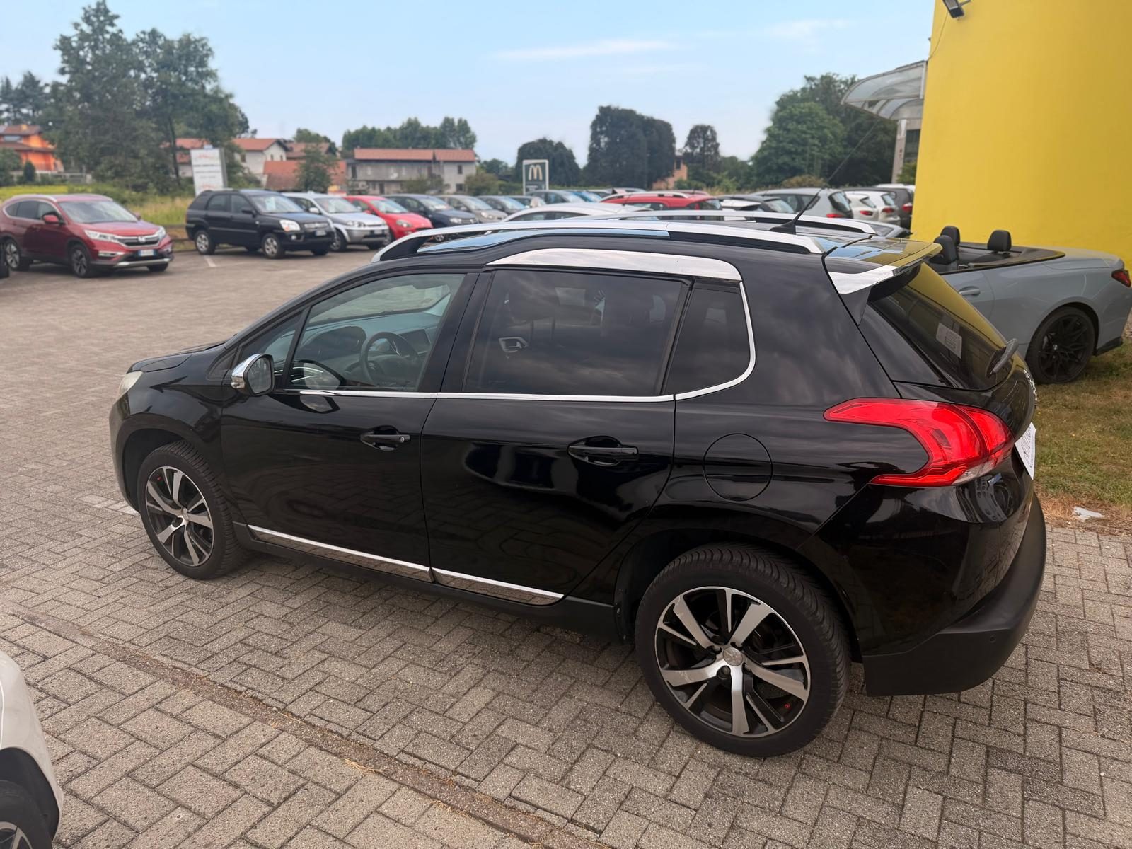 Peugeot 2008 BlueHDi S&S Black Matt 120cv