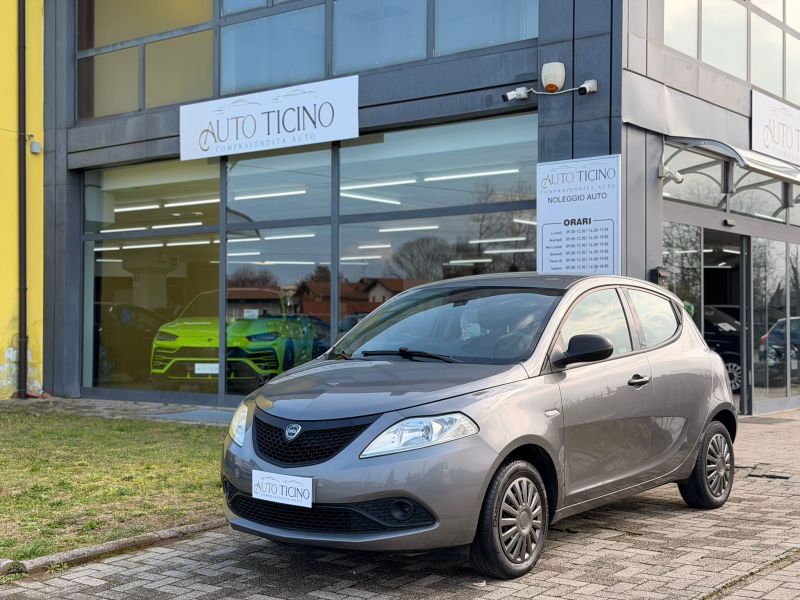 Lancia Ypsilon 1.2 69 CV 5 porte Platinum